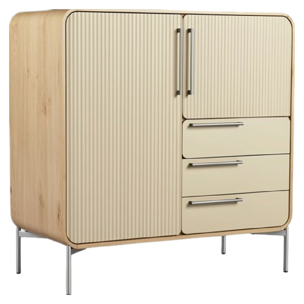 Stijlvolle Kast met Ribbelpanelen en Metallic Handgrepen